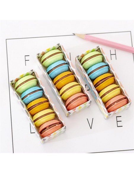 Cajas con sets de 5 gomas de borrar de colores surtidos con forma de macarons franceses
